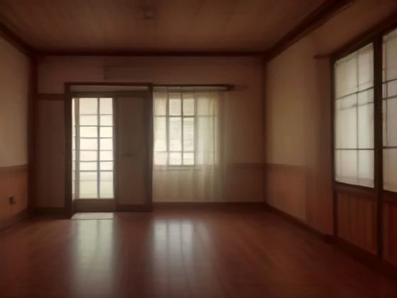 家有女友作品封面风格图，温暖的室内场景，柔和的焦糖光线营造出恋爱居家的温馨氛围